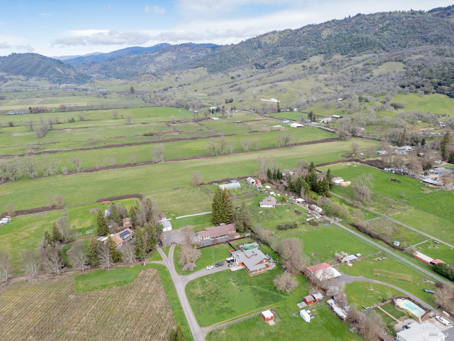 Detail Gallery Image 33 of 40 For 10450 Main St, Potter Valley,  CA 95469 - 4 Beds | 2 Baths