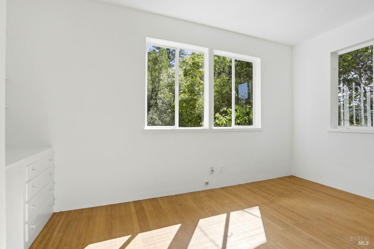 Detail Gallery Image 31 of 53 For 214 Poplar Dr, Kentfield,  CA 94904 - 4 Beds | 2/1 Baths