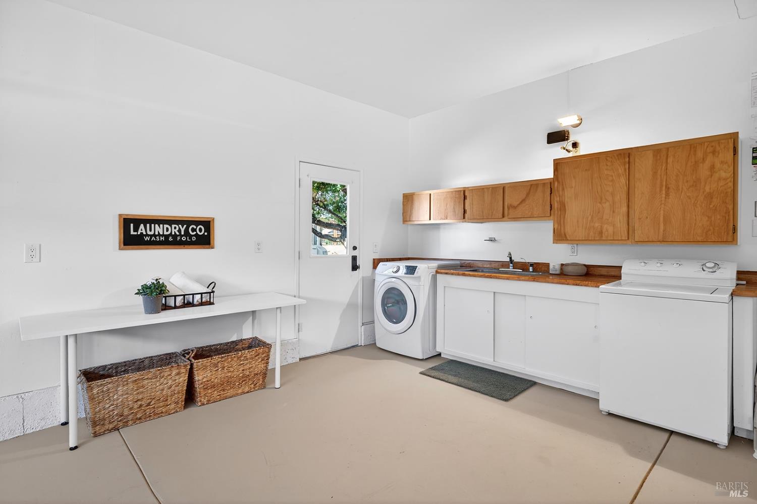 Detail Gallery Image 62 of 65 For 333 Golf Ct, Santa Rosa,  CA 95409 - 3 Beds | 2 Baths