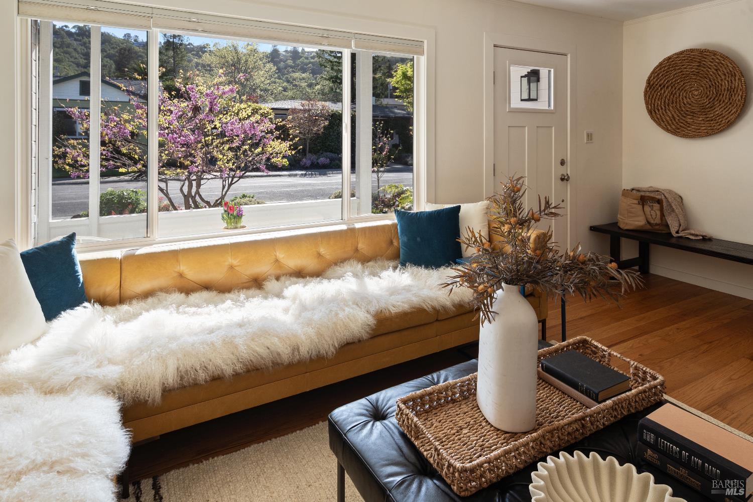 Detail Gallery Image 8 of 60 For 42 Billou St, San Rafael,  CA 94901 - 3 Beds | 2 Baths