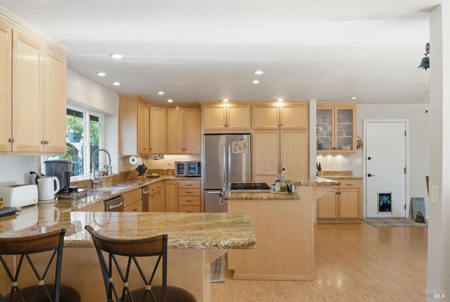 Detail Gallery Image 5 of 27 For 5408 Hessel Ave, Sebastopol,  CA 95472 - 4 Beds | 2 Baths