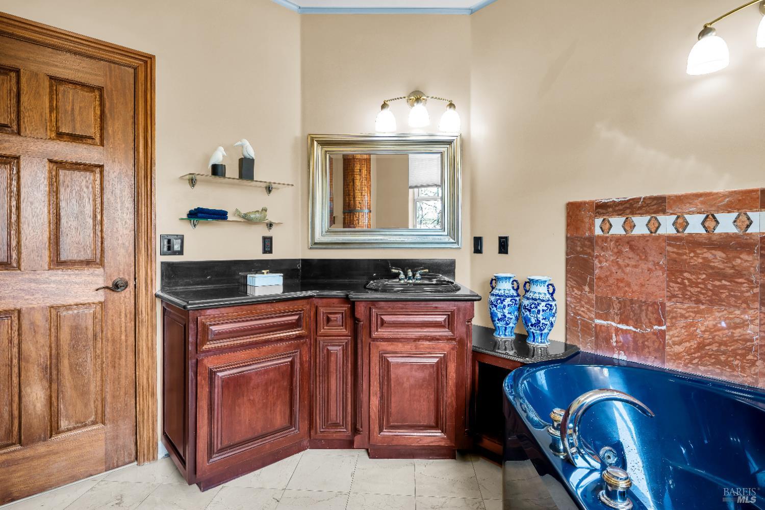 Detail Gallery Image 14 of 47 For 1051 S Main St, Willits,  CA 95490 - 3 Beds | 4 Baths