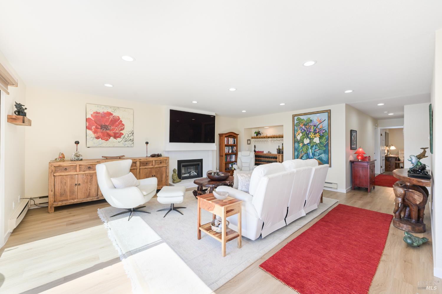 Detail Gallery Image 6 of 23 For 4 Greenwood Cv #F,  Tiburon,  CA 94920 - 2 Beds | 2 Baths