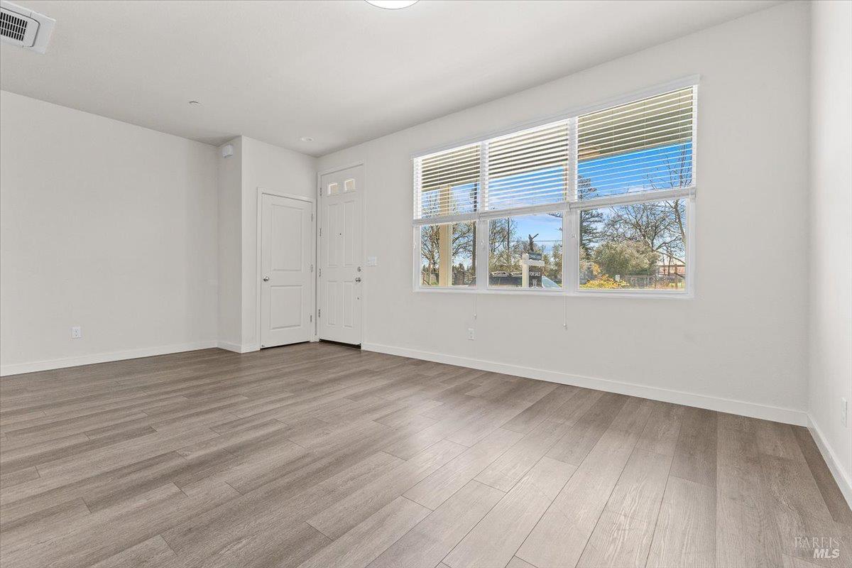 Detail Gallery Image 6 of 31 For 3669 Sebastopol Rd, Santa Rosa,  CA 95407 - 4 Beds | 2/1 Baths