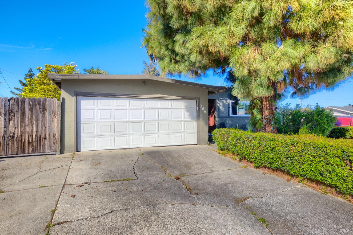 Detail Gallery Image 3 of 33 For 366 San Andreas St, Fairfield,  CA 94533 - 3 Beds | 2 Baths