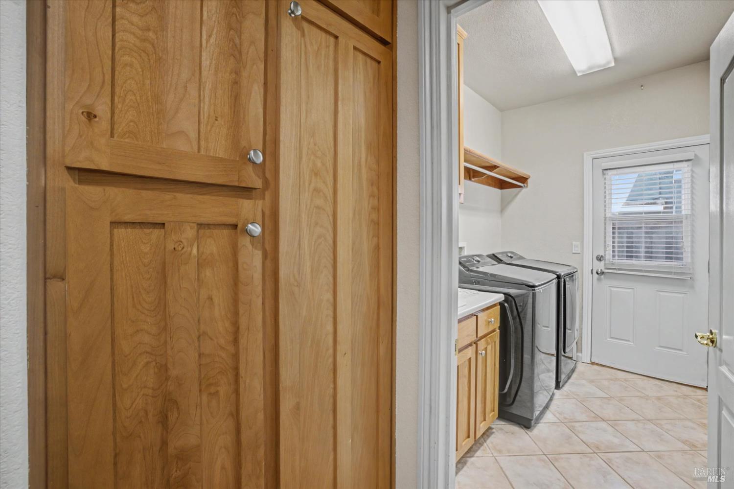 Detail Gallery Image 31 of 85 For 5862 Cabernet Dr, Vallejo,  CA 94591 - 3 Beds | 3 Baths