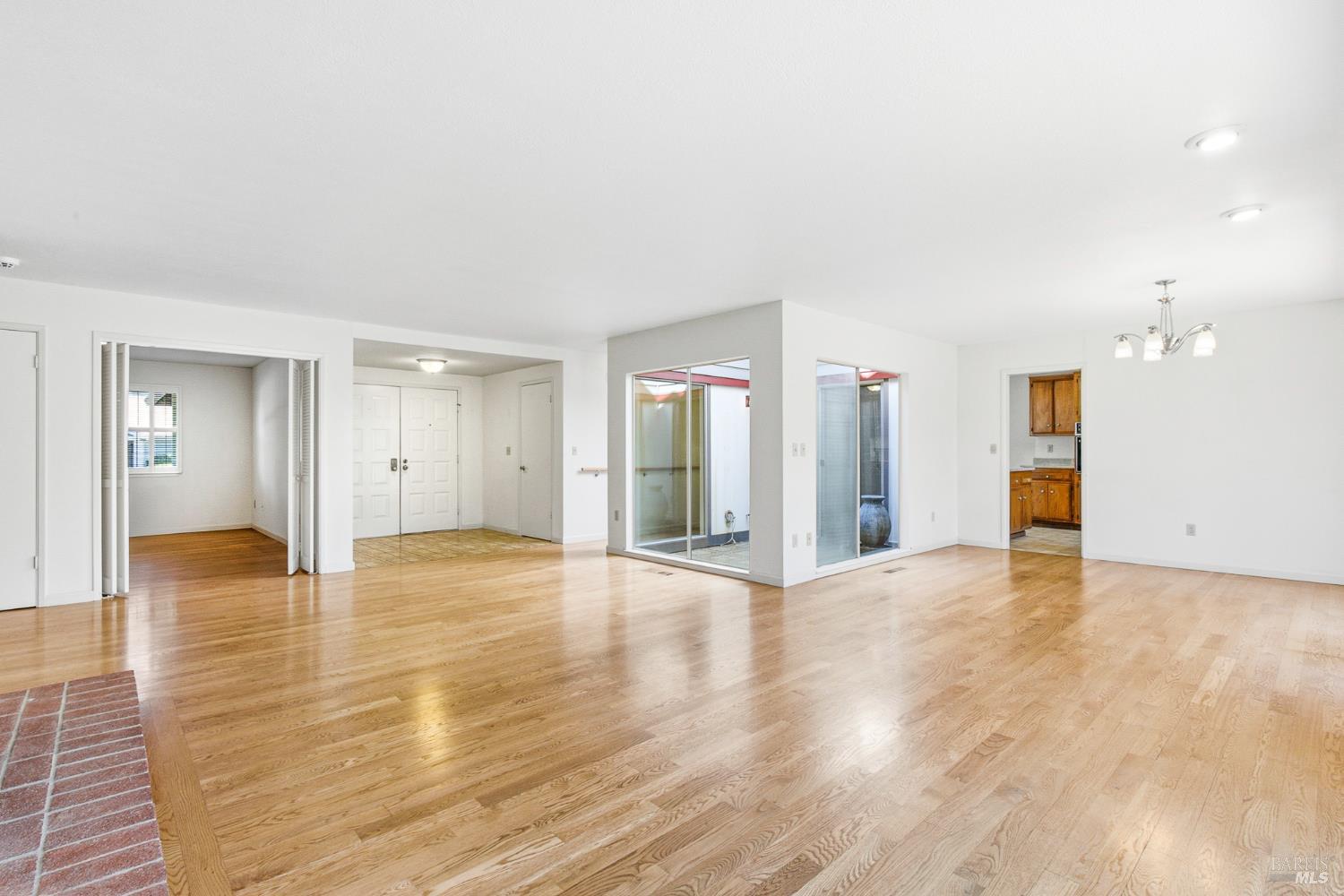 Detail Gallery Image 7 of 48 For 8886 Oakmont Dr, Santa Rosa,  CA 95409 - 3 Beds | 2 Baths