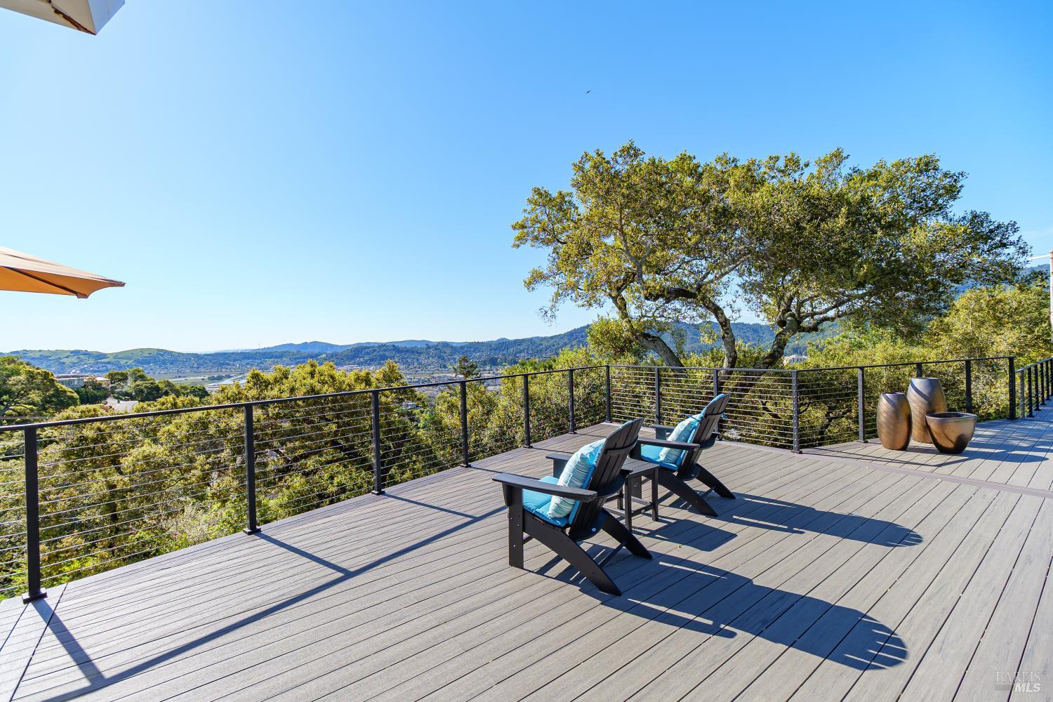 Detail Gallery Image 10 of 26 For 155 Bret Harte Rd, San Rafael,  CA 94941 - 3 Beds | 2 Baths