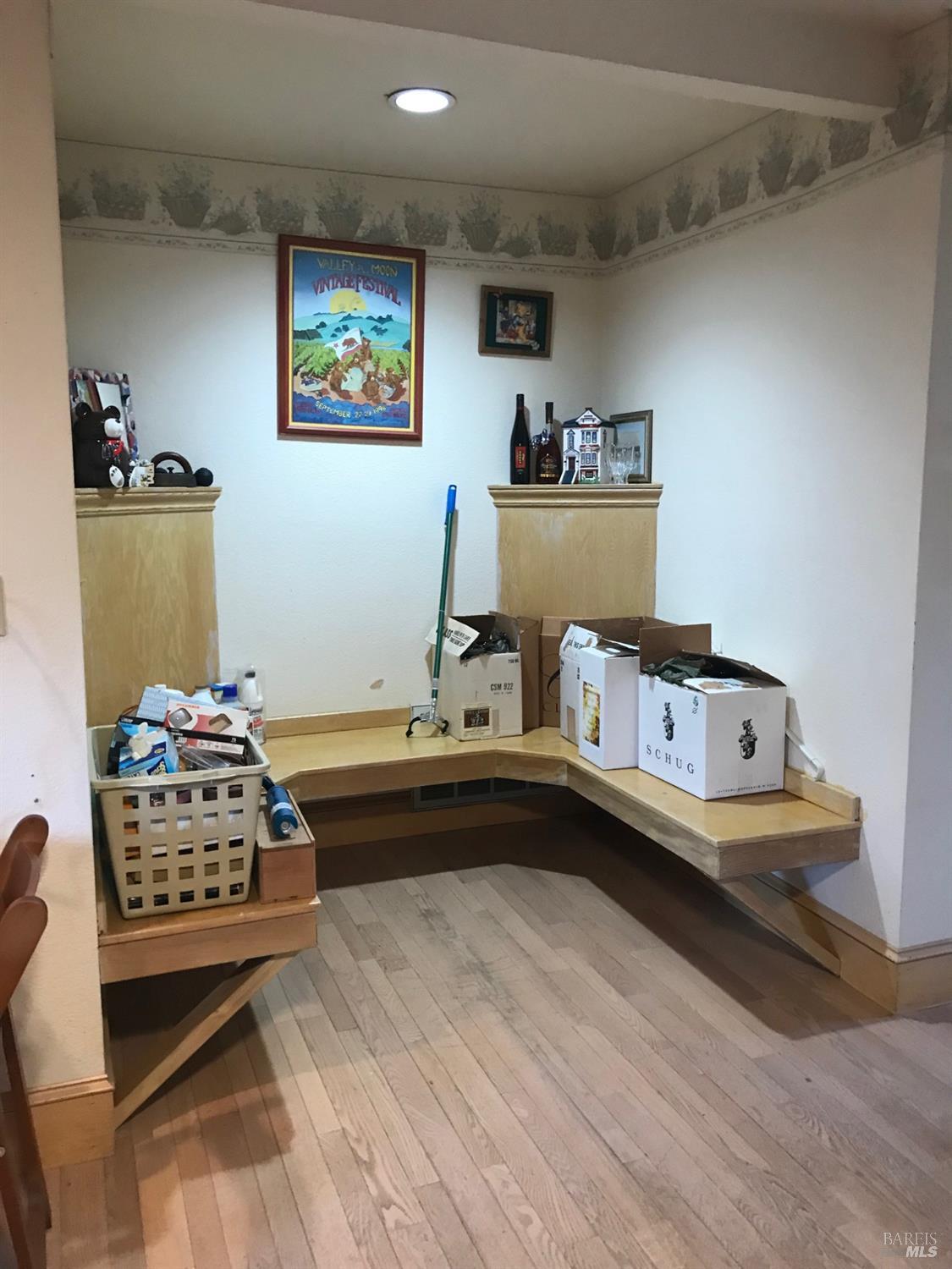 Detail Gallery Image 6 of 14 For 1610 Foothill Blvd, Calistoga,  CA 94515 - 3 Beds | 2 Baths