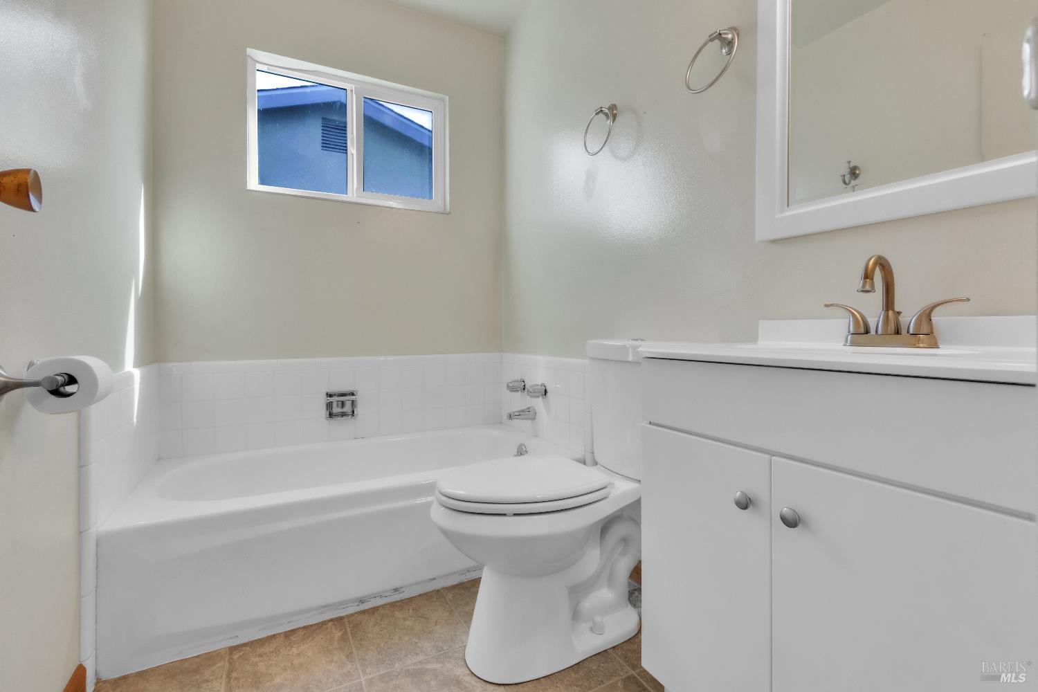 Detail Gallery Image 19 of 24 For 351 Begonia Blvd, Fairfield,  CA 94533 - 4 Beds | 2 Baths