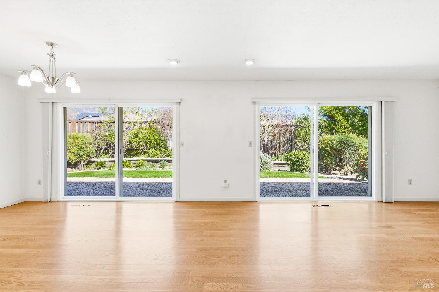 Detail Gallery Image 10 of 48 For 8886 Oakmont Dr, Santa Rosa,  CA 95409 - 3 Beds | 2 Baths