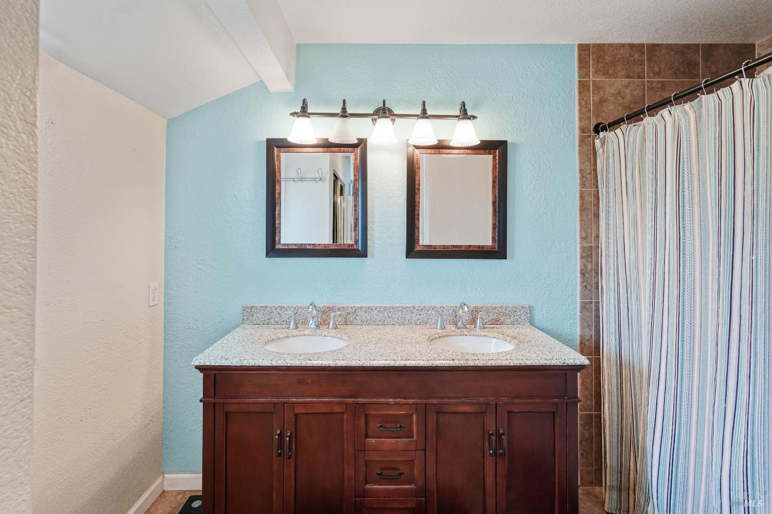 Detail Gallery Image 44 of 64 For 1315 Jacobs Pl, Dixon,  CA 95620 - 4 Beds | 2/1 Baths