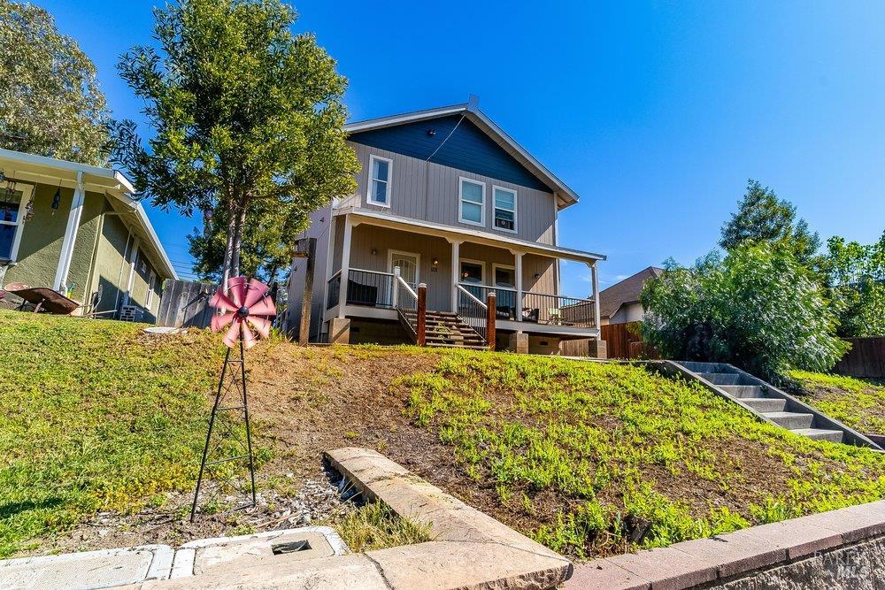 Detail Gallery Image 3 of 85 For 128 Norman Ave, Concord,  CA 94520 - 3 Beds | 2/1 Baths