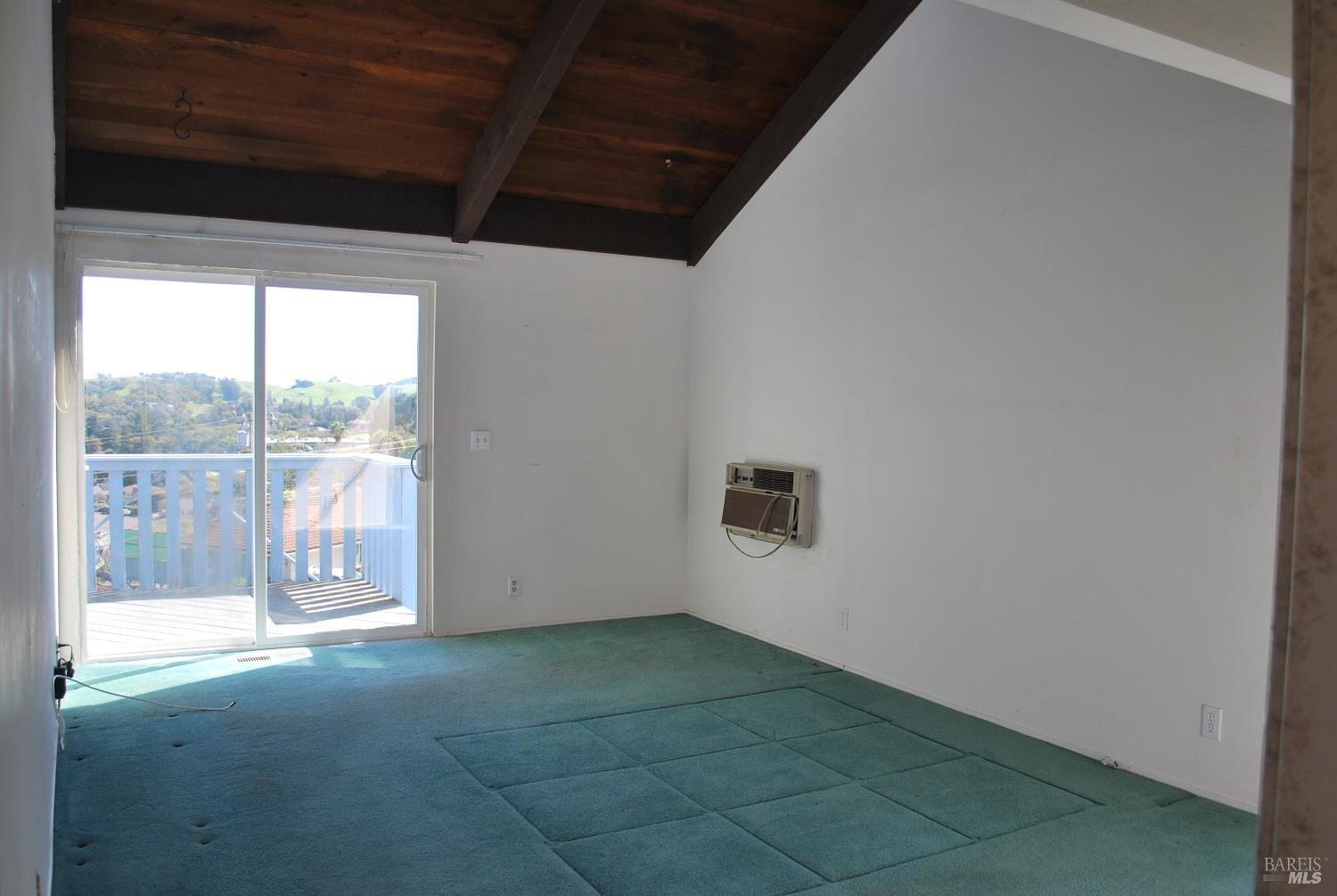 Detail Gallery Image 17 of 39 For 24 La Cresta Dr, Petaluma,  CA 94952 - 3 Beds | 2 Baths