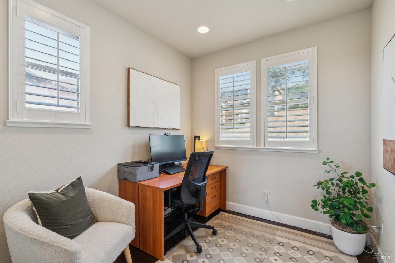 Detail Gallery Image 40 of 67 For 9 Edgehill Way, San Rafael,  CA 94903 - 3 Beds | 3 Baths