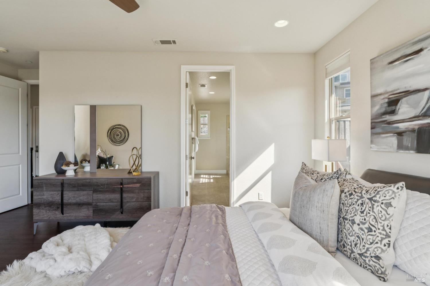 Detail Gallery Image 46 of 67 For 9 Edgehill Way, San Rafael,  CA 94903 - 3 Beds | 3 Baths