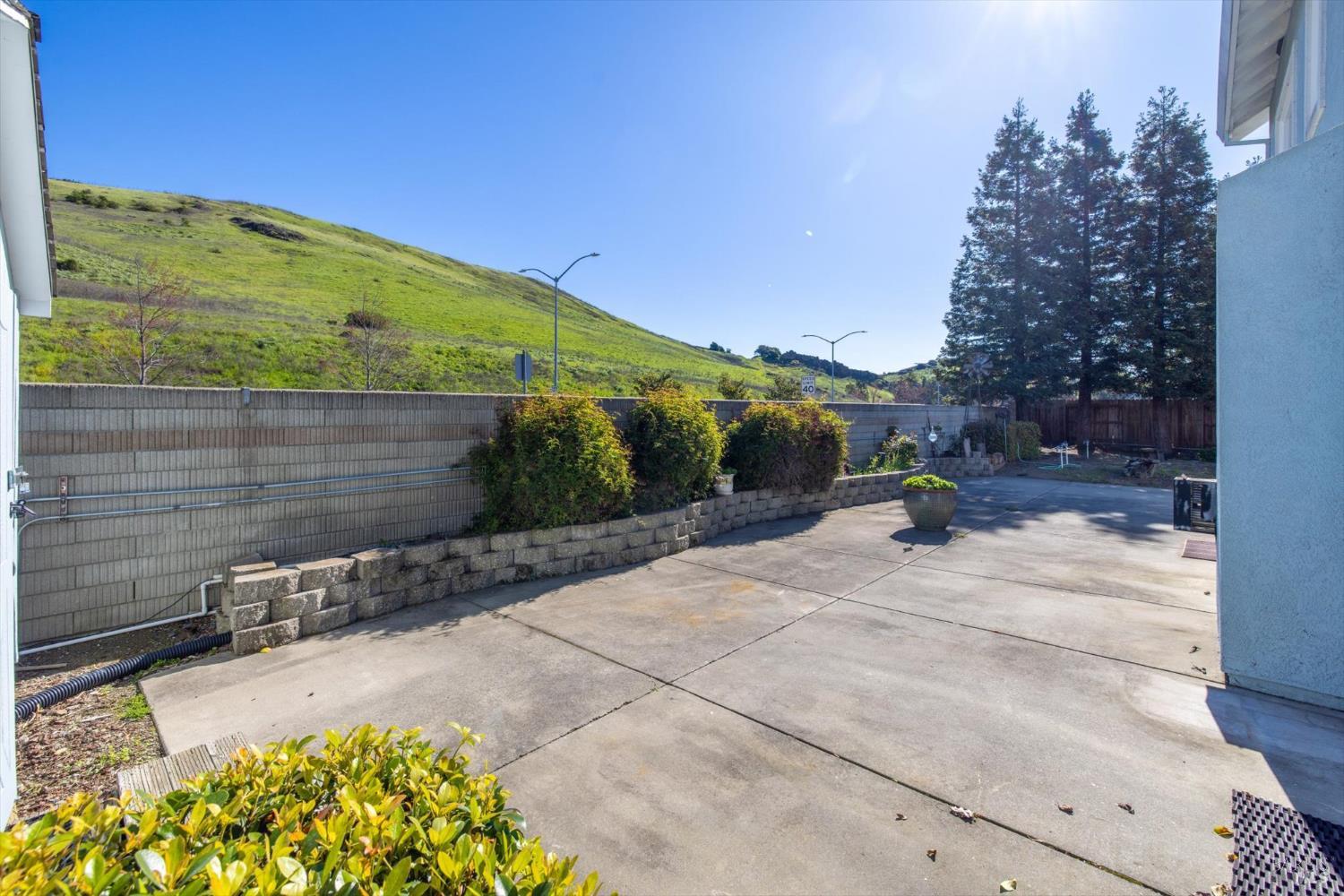 Detail Gallery Image 51 of 85 For 5862 Cabernet Dr, Vallejo,  CA 94591 - 3 Beds | 3 Baths