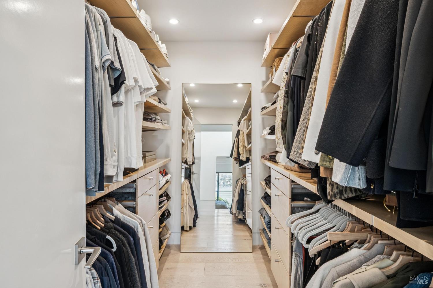 Detail Gallery Image 36 of 54 For 18 Laurel Ln, Sausalito,  CA 94965 - 4 Beds | 3/1 Baths