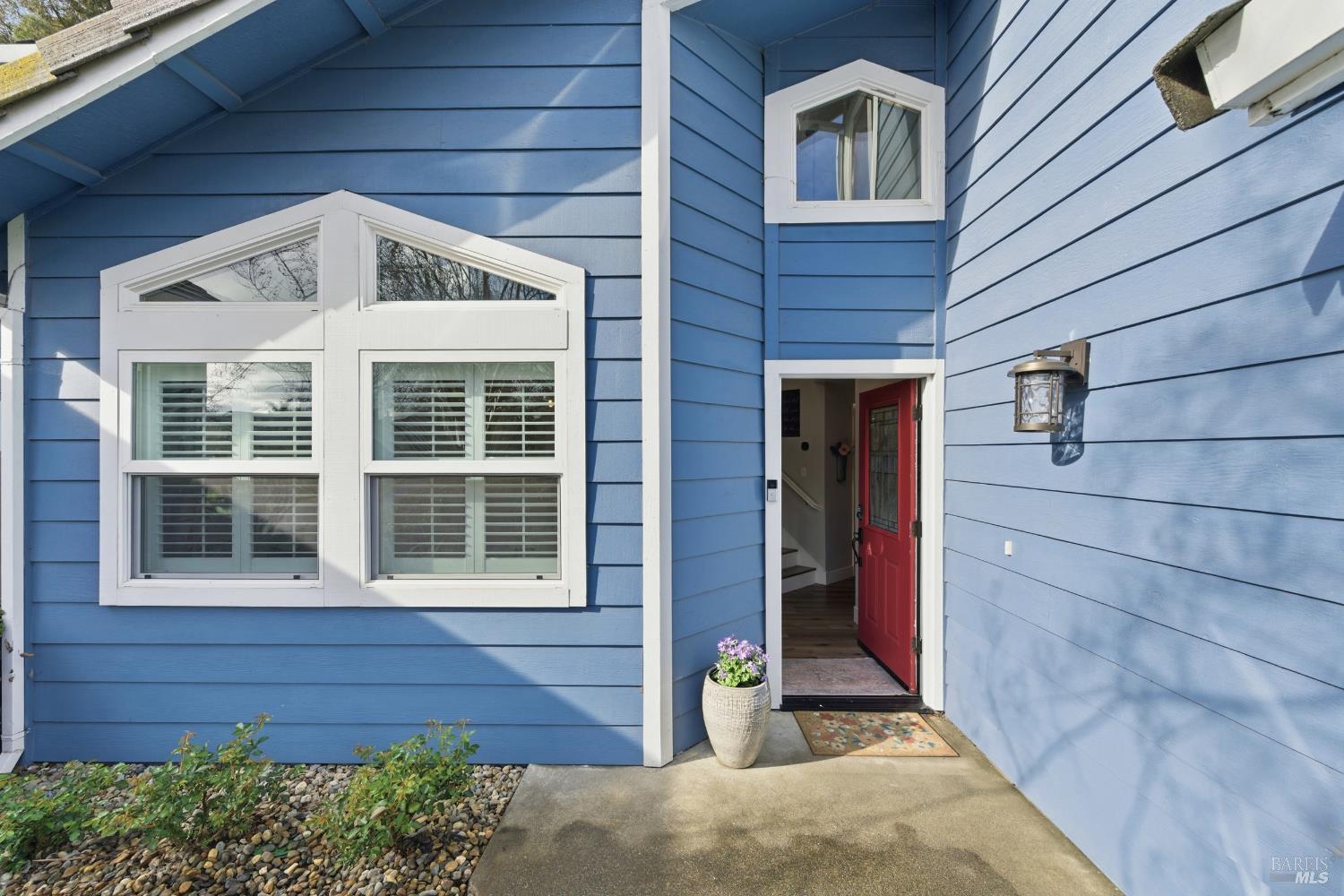 Detail Gallery Image 14 of 53 For 28 Winestone Ct, Napa,  CA 94558 - 4 Beds | 3 Baths