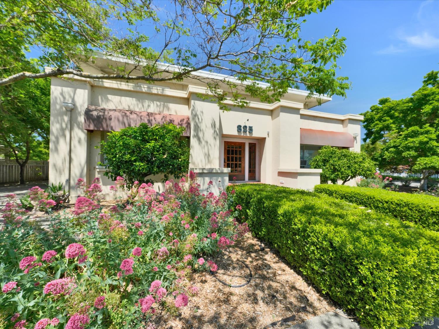 Detail Gallery Image 2 of 21 For 825 College Ave, Santa Rosa,  CA 95404 - – Beds | – Baths