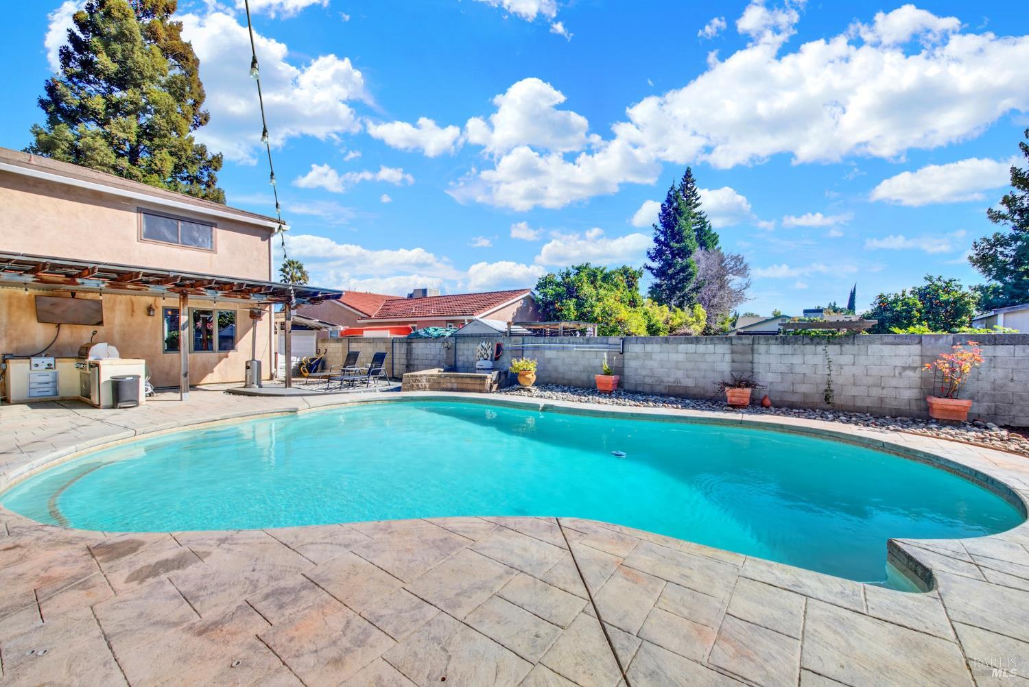 Detail Gallery Image 58 of 77 For 116 Alturas Ct, Vacaville,  CA 95688 - 5 Beds | 2/1 Baths