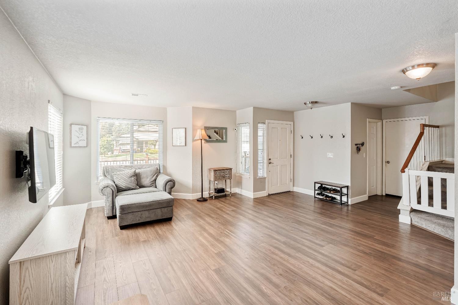 Detail Gallery Image 10 of 64 For 1315 Jacobs Pl, Dixon,  CA 95620 - 4 Beds | 2/1 Baths