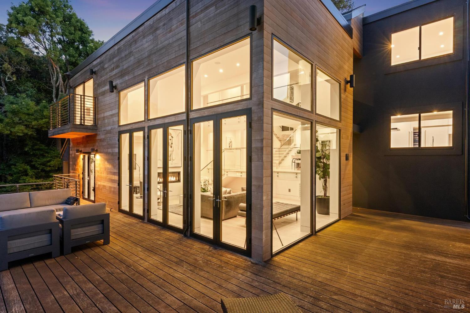 Detail Gallery Image 50 of 54 For 18 Laurel Ln, Sausalito,  CA 94965 - 4 Beds | 3/1 Baths