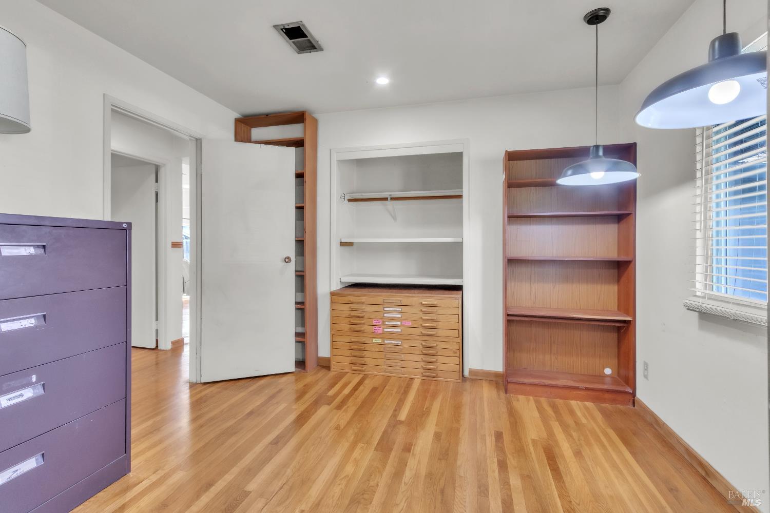 Detail Gallery Image 15 of 24 For 351 Begonia Blvd, Fairfield,  CA 94533 - 4 Beds | 2 Baths