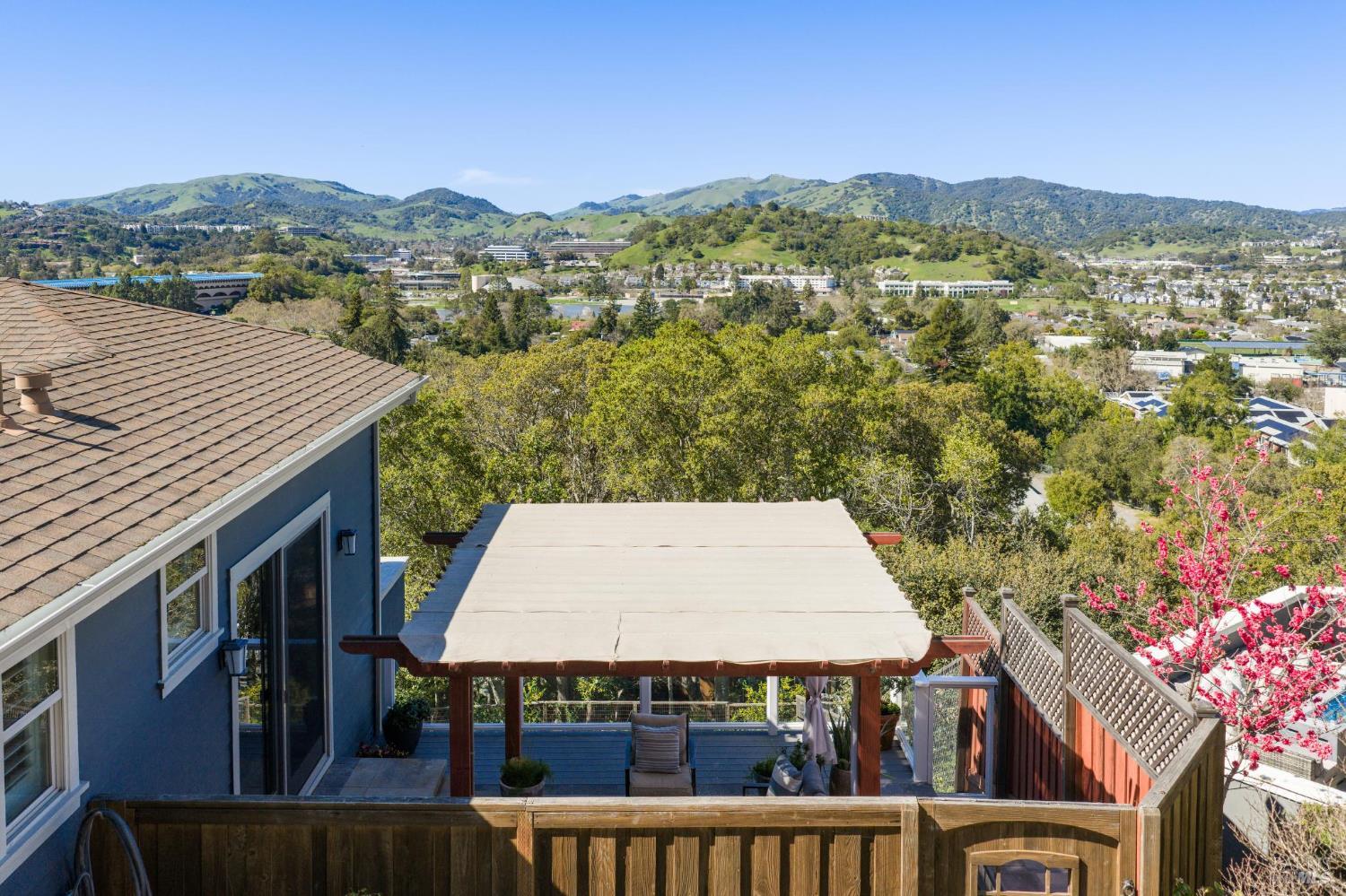 Detail Gallery Image 63 of 67 For 9 Edgehill Way, San Rafael,  CA 94903 - 3 Beds | 3 Baths