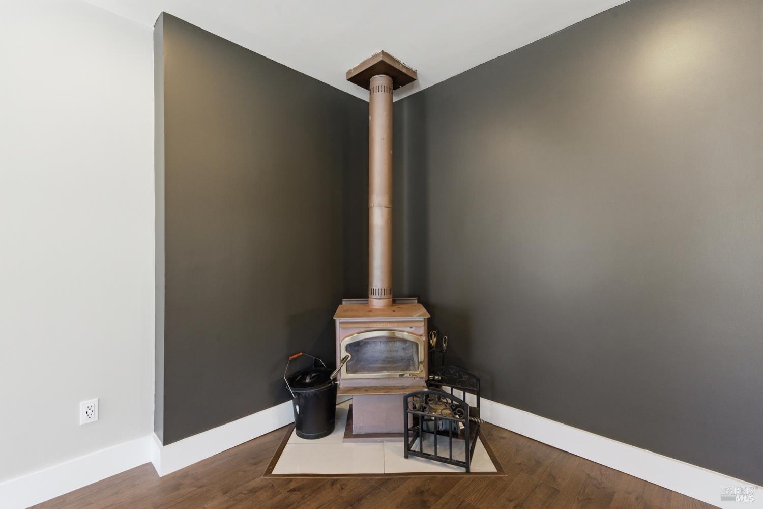 Detail Gallery Image 7 of 33 For 341 La Crosse Ave, Santa Rosa,  CA 95409 - 3 Beds | 2 Baths