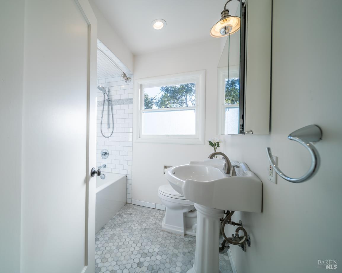 Detail Gallery Image 15 of 30 For 30 Benson Ave, Vallejo,  CA 94590 - 2 Beds | 1 Baths