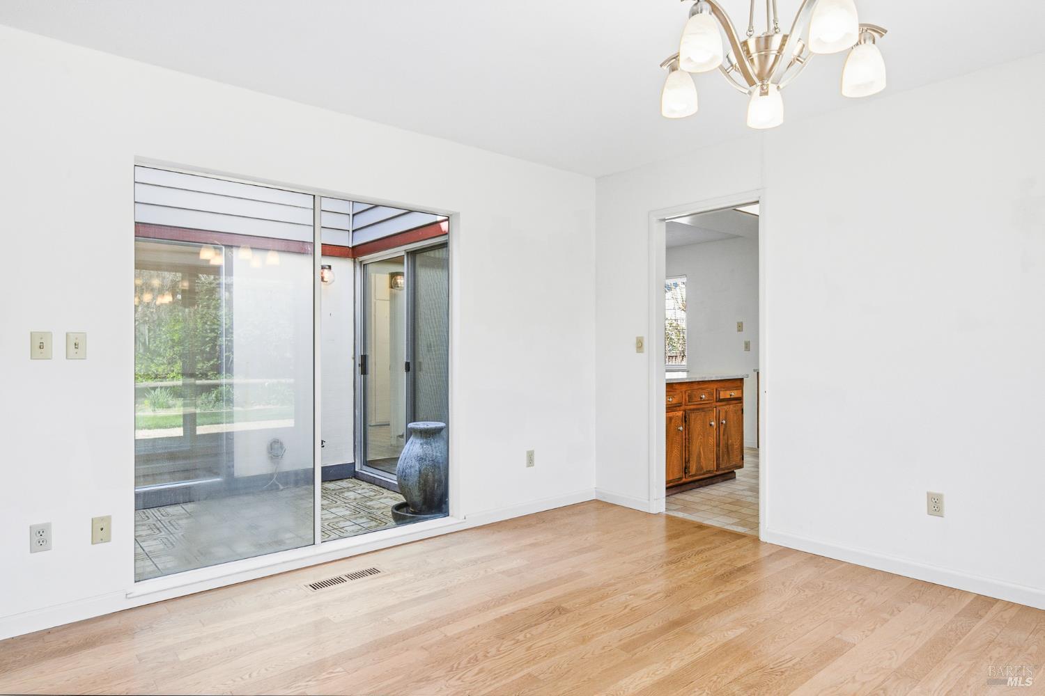 Detail Gallery Image 19 of 48 For 8886 Oakmont Dr, Santa Rosa,  CA 95409 - 3 Beds | 2 Baths