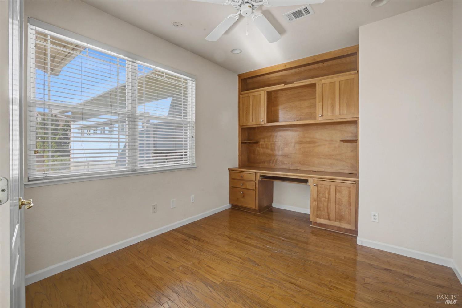 Detail Gallery Image 13 of 85 For 5862 Cabernet Dr, Vallejo,  CA 94591 - 3 Beds | 3 Baths