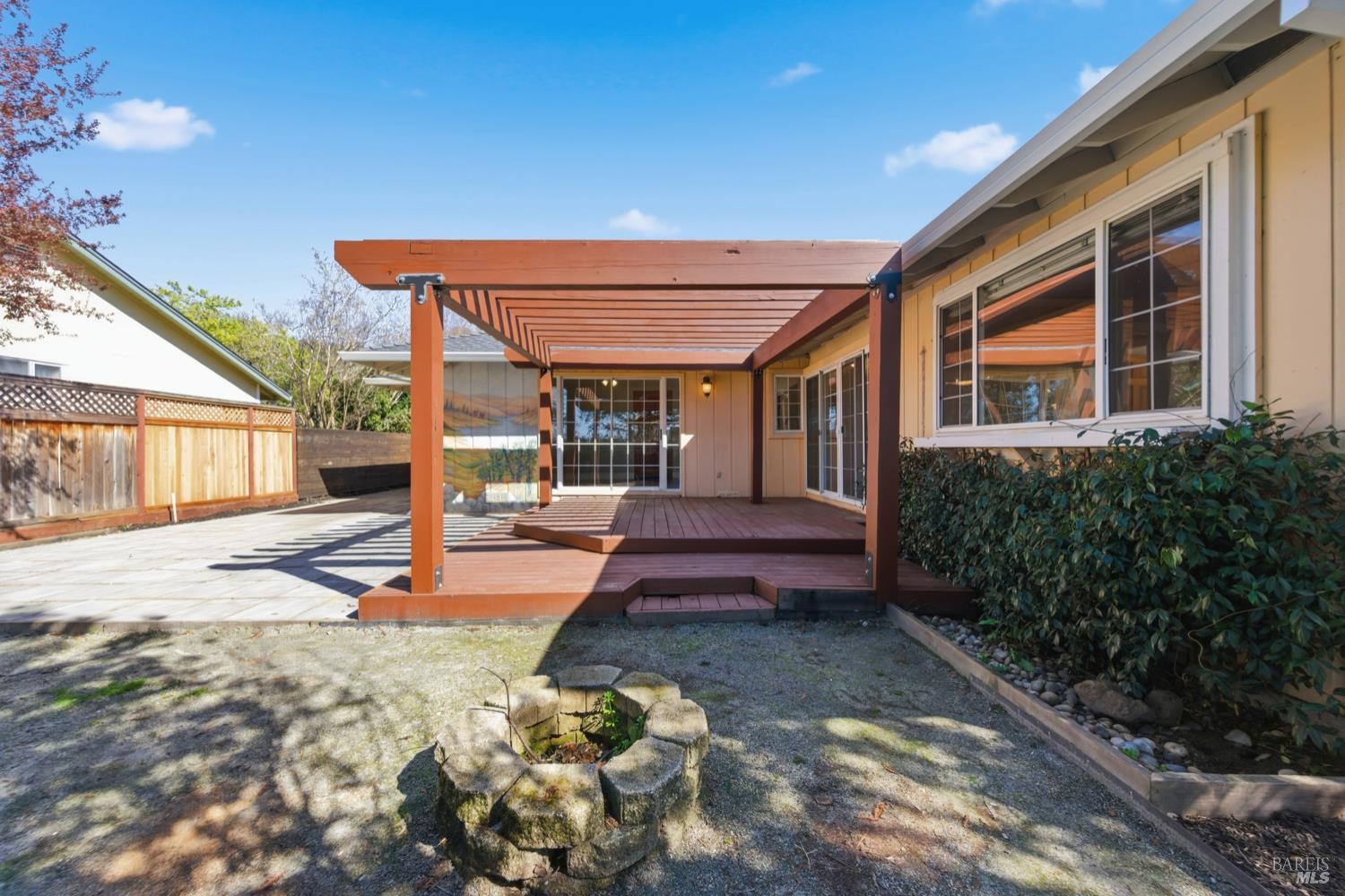 Detail Gallery Image 28 of 33 For 341 La Crosse Ave, Santa Rosa,  CA 95409 - 3 Beds | 2 Baths