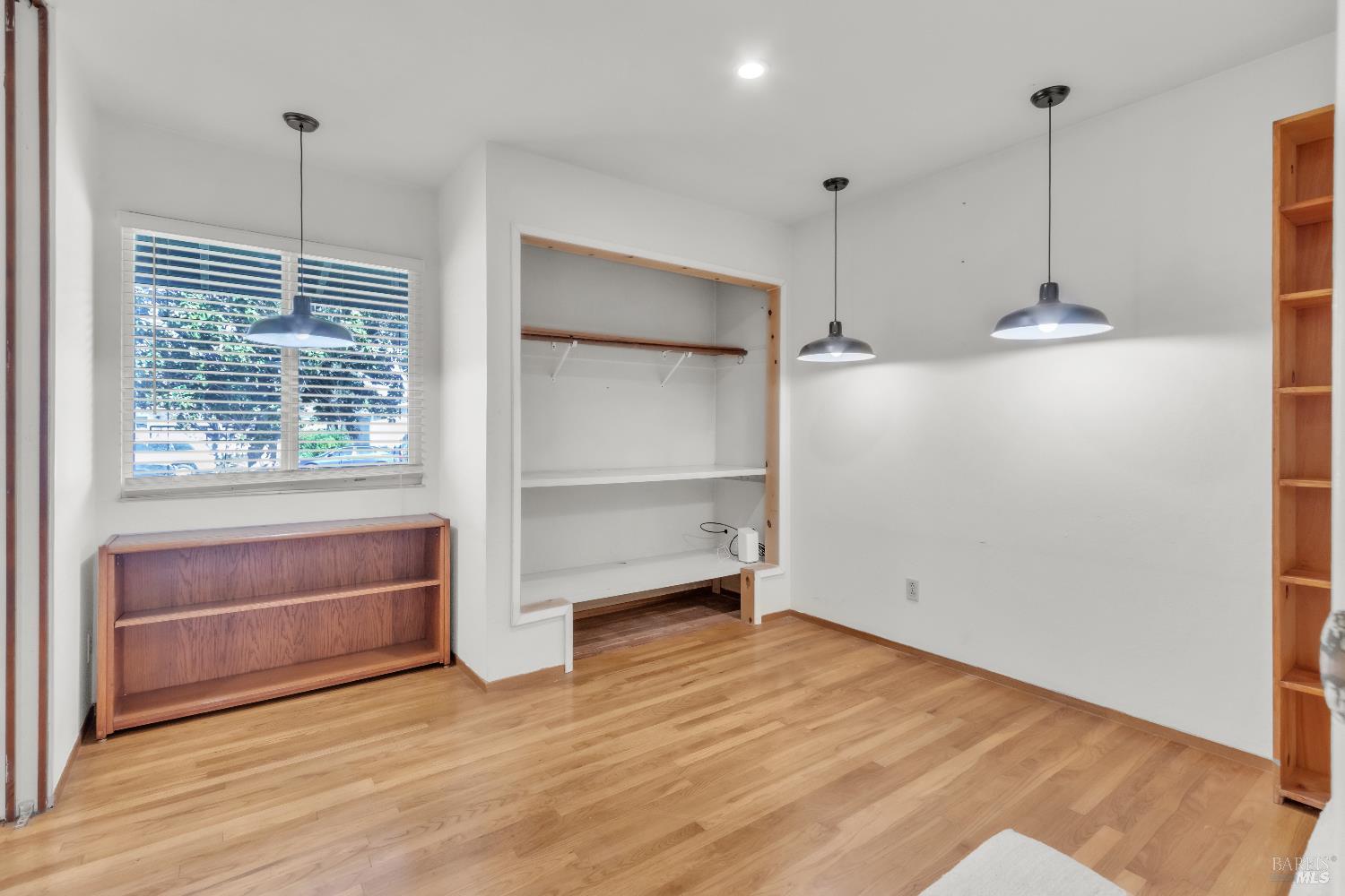 Detail Gallery Image 16 of 24 For 351 Begonia Blvd, Fairfield,  CA 94533 - 4 Beds | 2 Baths