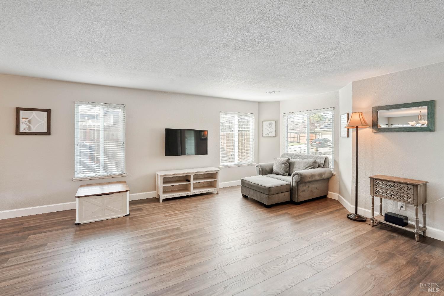 Detail Gallery Image 8 of 64 For 1315 Jacobs Pl, Dixon,  CA 95620 - 4 Beds | 2/1 Baths