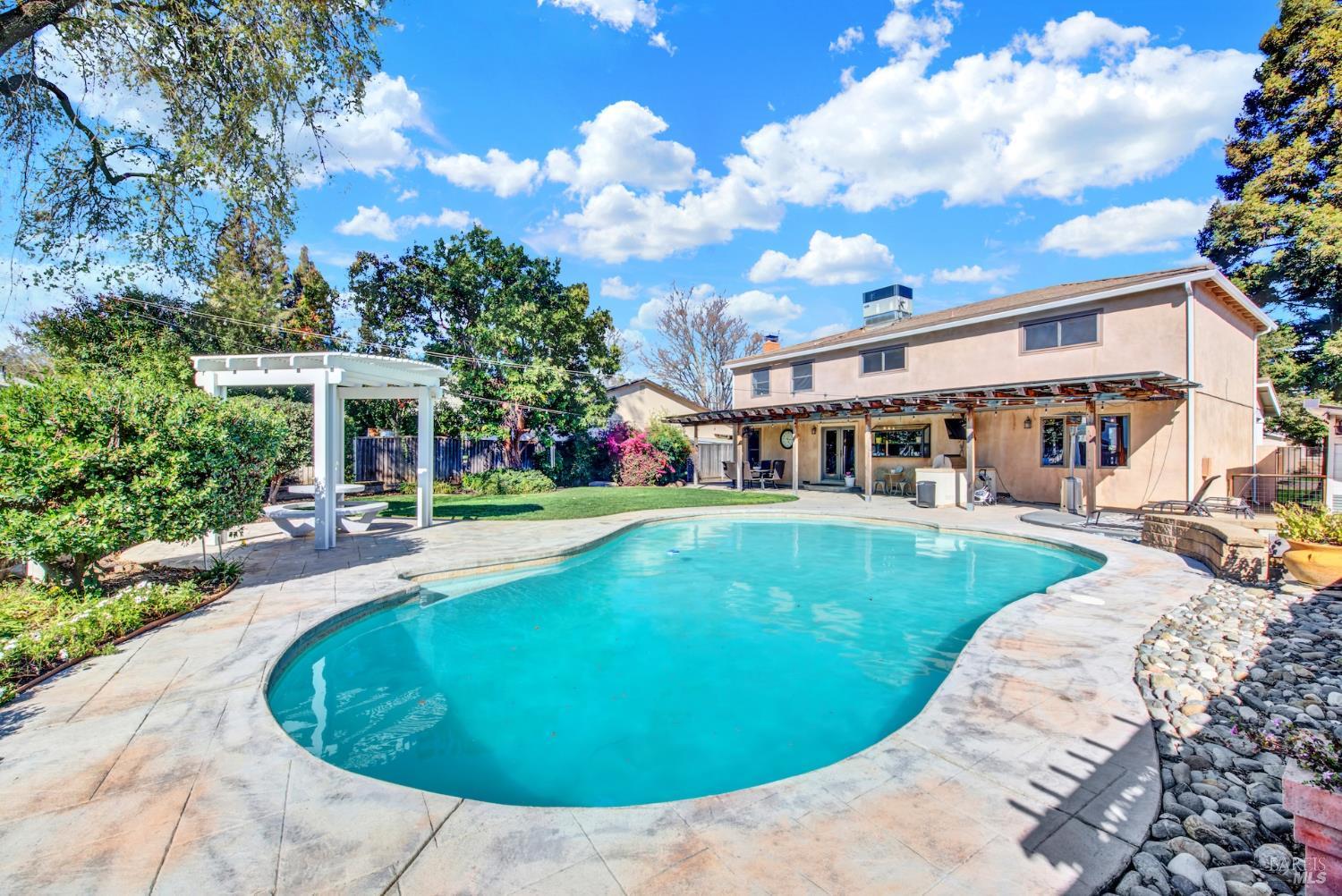 Detail Gallery Image 55 of 77 For 116 Alturas Ct, Vacaville,  CA 95688 - 5 Beds | 2/1 Baths