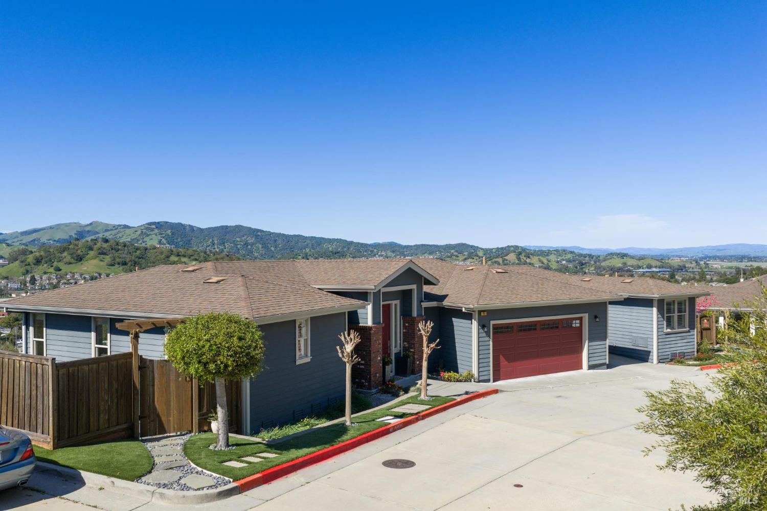 Detail Gallery Image 3 of 67 For 9 Edgehill Way, San Rafael,  CA 94903 - 3 Beds | 3 Baths