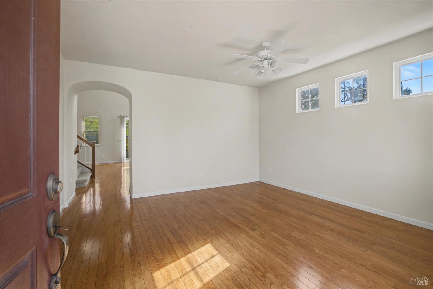 Detail Gallery Image 10 of 85 For 5862 Cabernet Dr, Vallejo,  CA 94591 - 3 Beds | 3 Baths