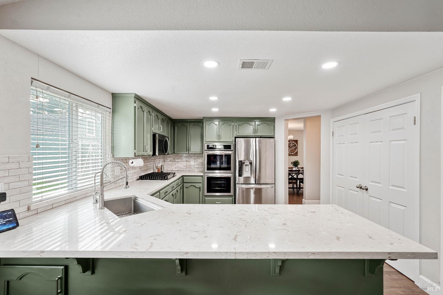 Detail Gallery Image 18 of 64 For 1315 Jacobs Pl, Dixon,  CA 95620 - 4 Beds | 2/1 Baths