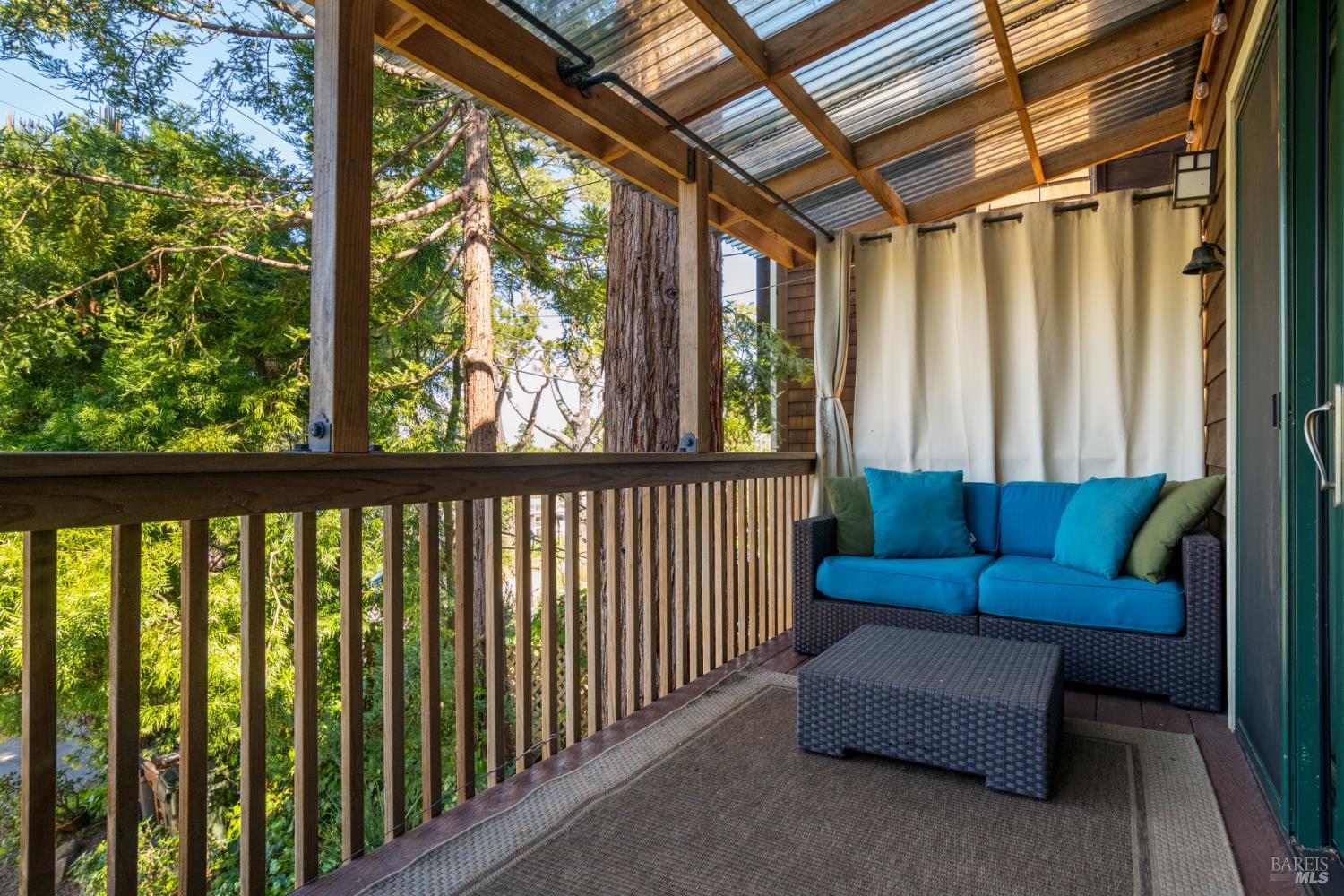 Detail Gallery Image 2 of 13 For 476 Wellesley Ave, Mill Valley,  CA 94941 - 2 Beds | 1/1 Baths