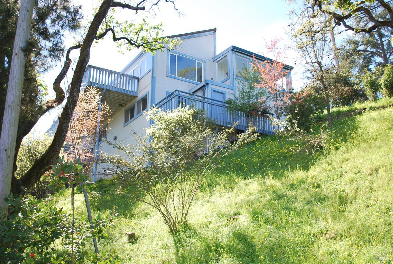 Detail Gallery Image 37 of 39 For 24 La Cresta Dr, Petaluma,  CA 94952 - 3 Beds | 2 Baths