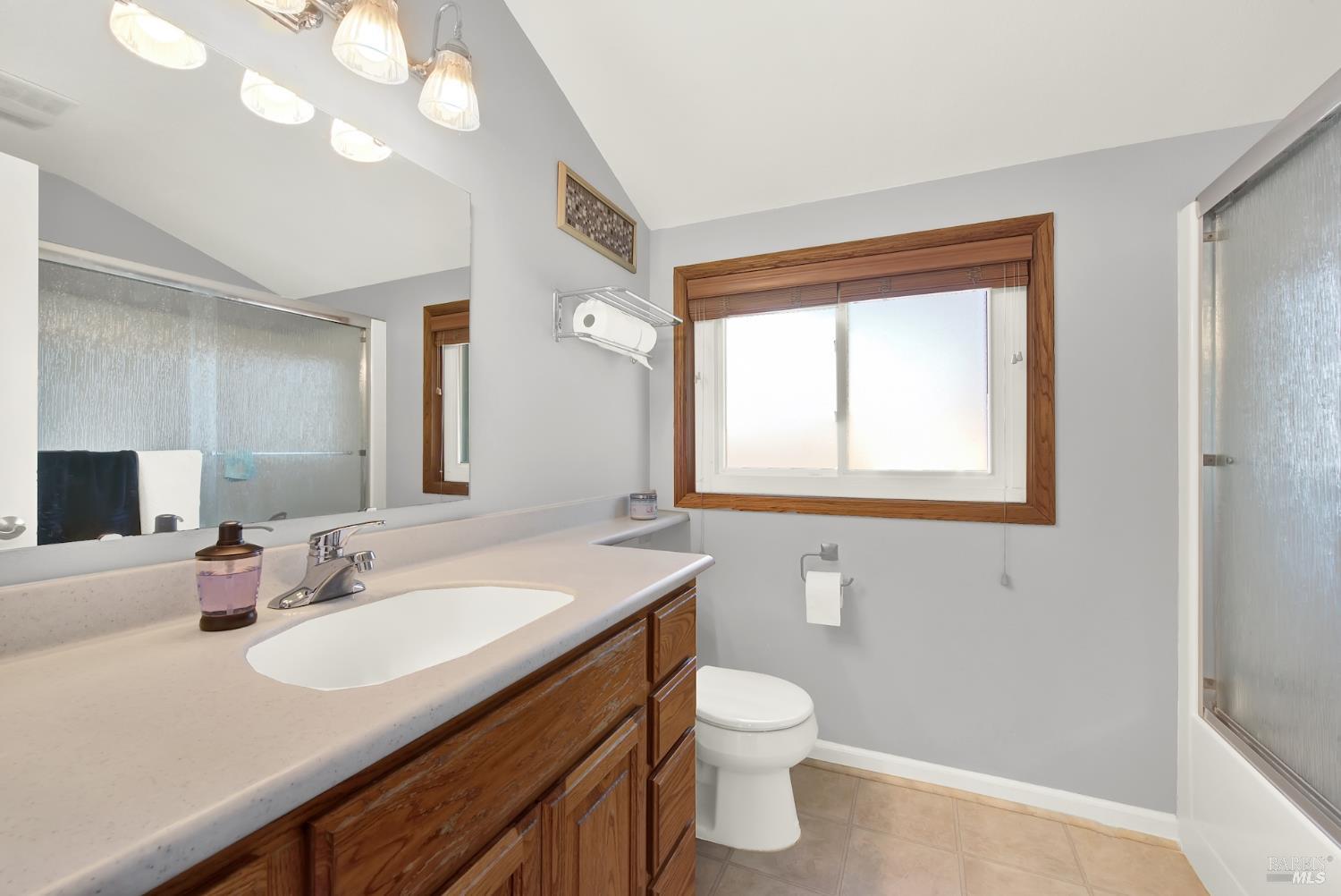 Detail Gallery Image 44 of 77 For 116 Alturas Ct, Vacaville,  CA 95688 - 5 Beds | 2/1 Baths