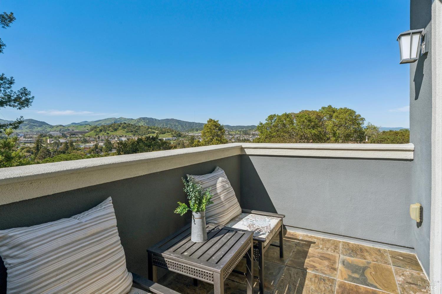 Detail Gallery Image 57 of 67 For 9 Edgehill Way, San Rafael,  CA 94903 - 3 Beds | 3 Baths