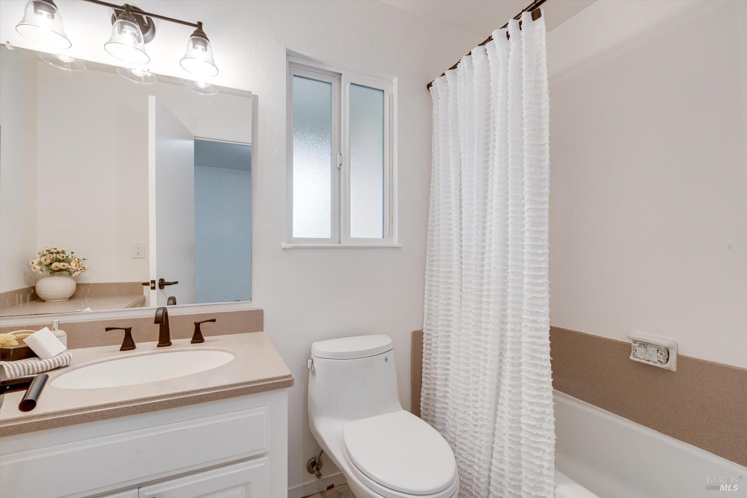 Detail Gallery Image 21 of 37 For 2625 Hidden Valley Dr, Santa Rosa,  CA 95404 - 4 Beds | 2/1 Baths