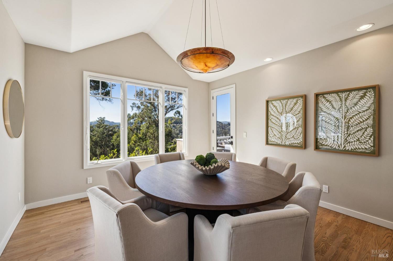 Detail Gallery Image 22 of 80 For 99 Deer Park Ave, San Rafael,  CA 94901 - 4 Beds | 3/1 Baths