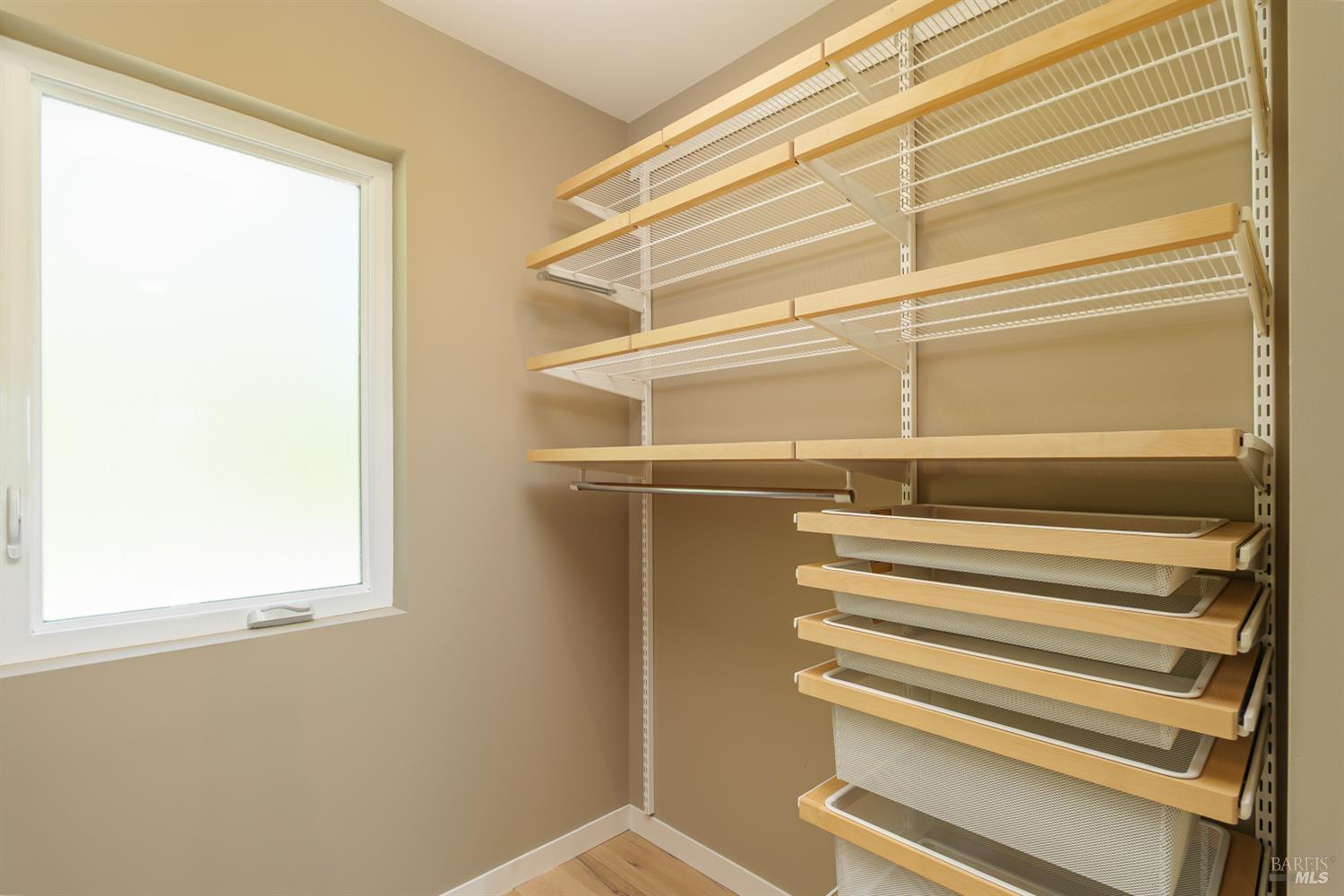 Detail Gallery Image 17 of 26 For 155 Bret Harte Rd, San Rafael,  CA 94941 - 3 Beds | 2 Baths