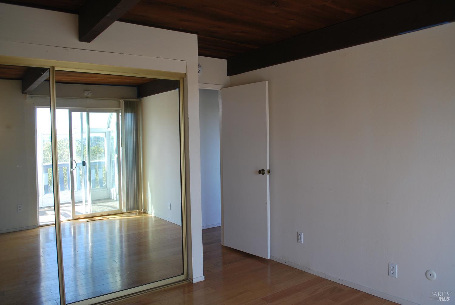 Detail Gallery Image 21 of 39 For 24 La Cresta Dr, Petaluma,  CA 94952 - 3 Beds | 2 Baths