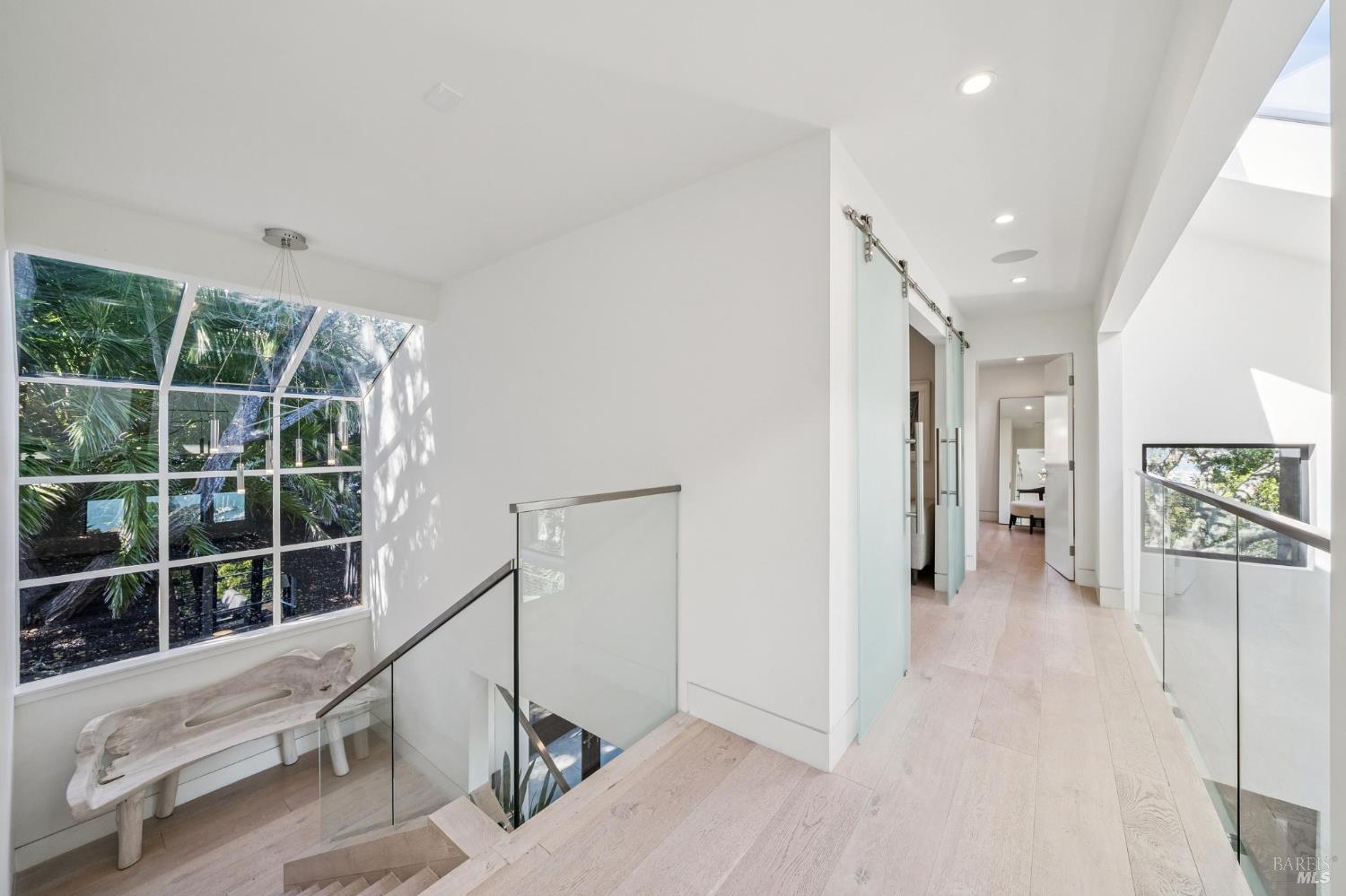 Detail Gallery Image 37 of 54 For 18 Laurel Ln, Sausalito,  CA 94965 - 4 Beds | 3/1 Baths