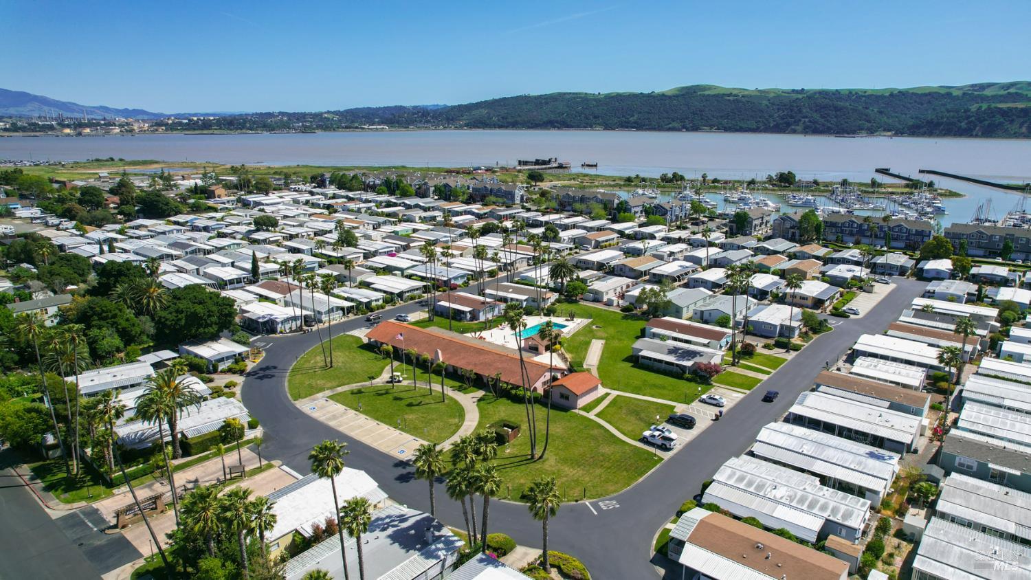 Detail Gallery Image 7 of 39 For 300 E H St 74, Benicia,  CA 94510 - 2 Beds | 2 Baths